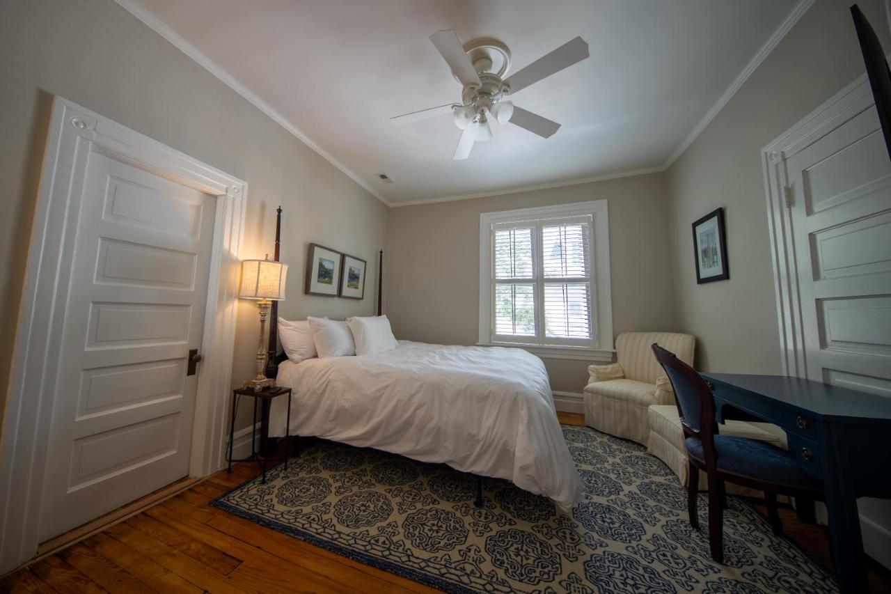 The Edenton Collection-Captain'S Quarters Inn Szoba fotó